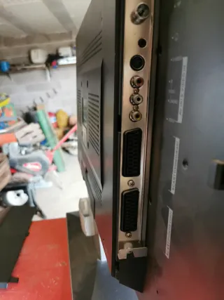 Televisor Vieta TFT Plata y Negro