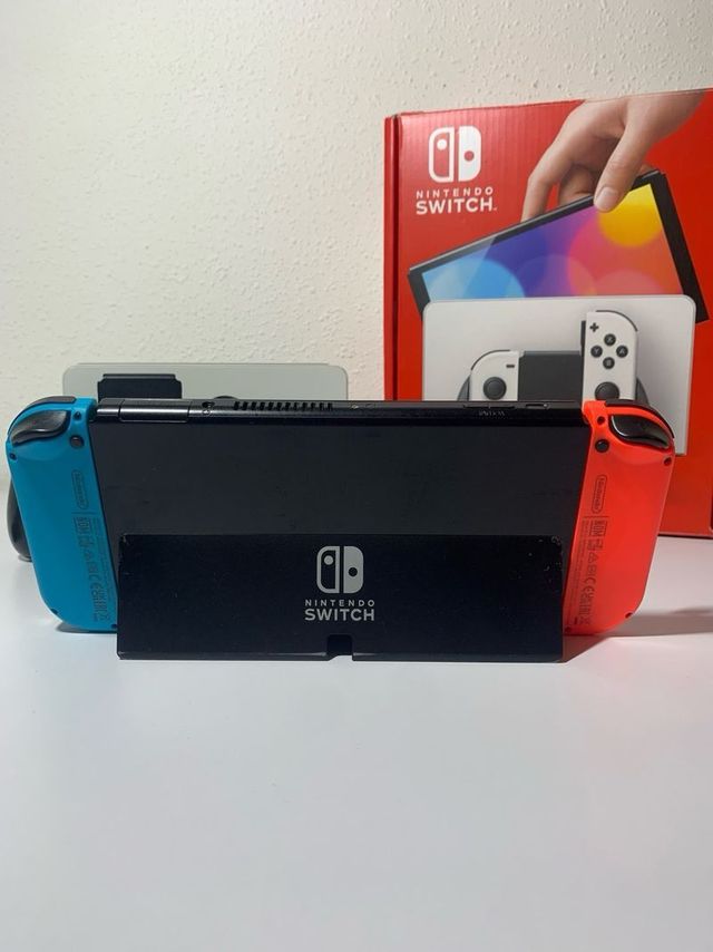 Nintendo Switch OLED Bianca e Blu