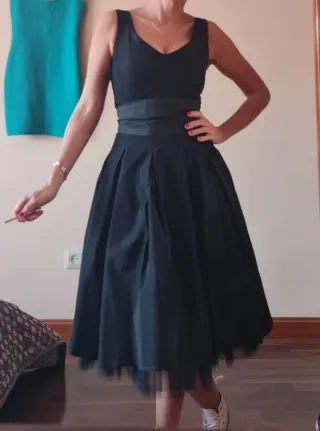 Vestido negro con tul