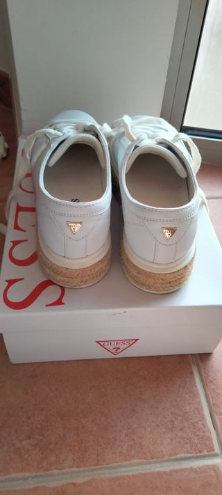 Deportivas Guess Blancas Talla 40