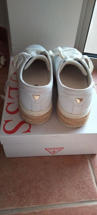 Deportivas Guess Blancas Talla 40
