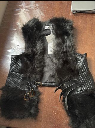 Gilet donna Red Queen pelliccia ecologica