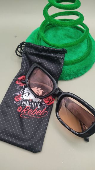 Occhiali da sole Betty Boop neri e marroni