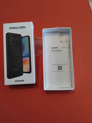 Scatole di telefoni: Huawei, Nokia, Oppo, Samsung..