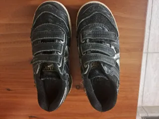 2 par Deportivas Munich Talla 25, blancas y negras