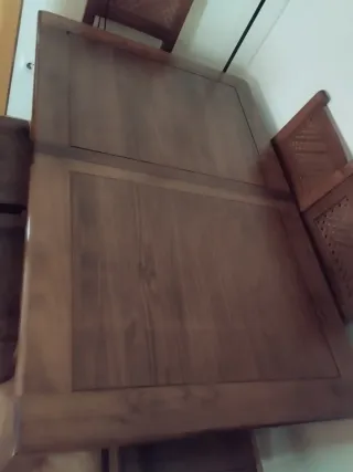 Mesa extensible de salón con 6 sillas madera pino