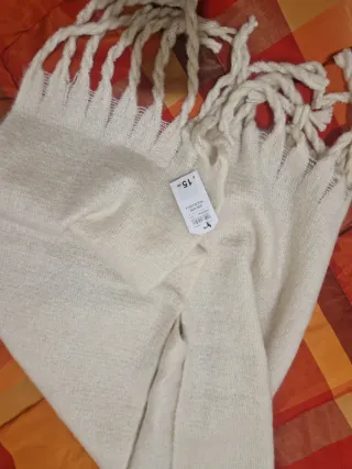 Sciarpa beige con frange