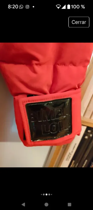 Abrigo chaleco Bimba y Lola de plumas rojo