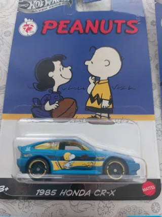 Hot Wheels Peanuts Snoopy Charlie Brown