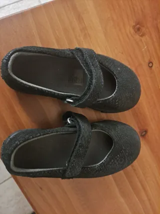 2 pares Sandalias Geox Niña Verano marfil y negras
