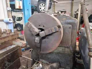 Torno y cepilladora plana