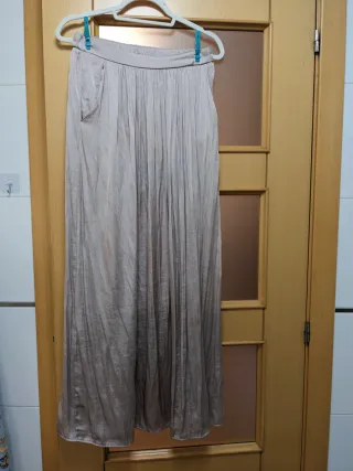 Falda larga plisada rosa palo