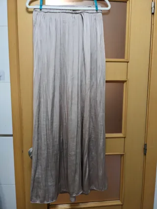 Falda larga plisada rosa palo