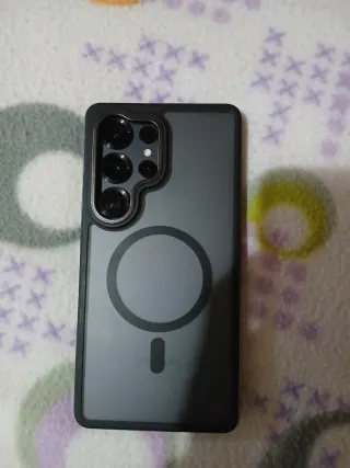 Samsung Galaxy S25 Ultra con su caja y cable