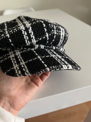 Gorra de vestir cuadros blanco y negro