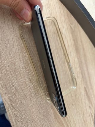 iPhone 11 Pro Max nero con MOLTI EXTRA