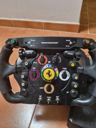 Volante Thrustmaster + Base + Pedali