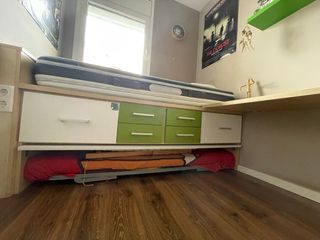 Habitación juvenil completa + silla