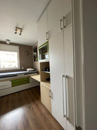 Habitación juvenil completa + silla