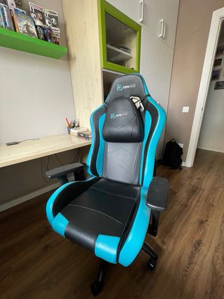 Habitación juvenil completa + silla