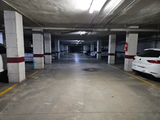 Plaza Garaje. Barrio del Carmen (El Rollo) 7:45-17