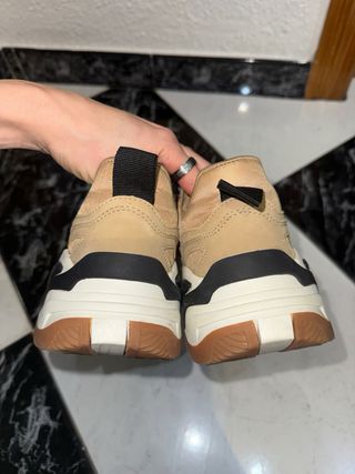 Zapatillas Pull&Bear Beige y Negro