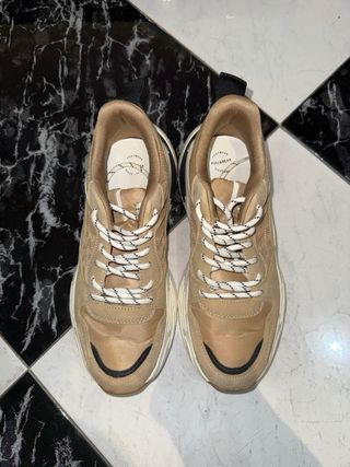 Zapatillas Pull&Bear Beige y Negro