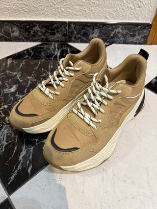 Zapatillas Pull&Bear Beige y Negro
