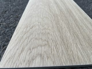 Porcelánico Roble 23x120