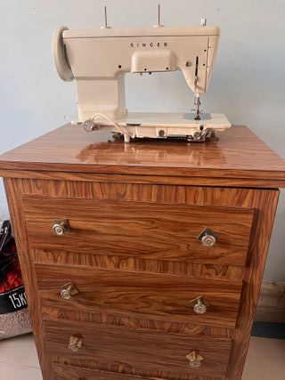 Máquina de coser Singer Beige