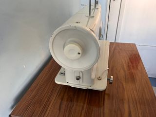 Máquina de coser Singer Beige