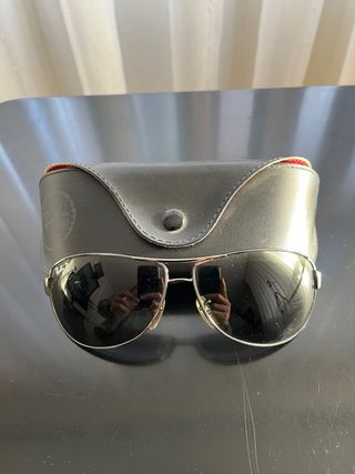 Gafas de sol Ray-Ban plateadas y negras