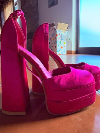 Scarpe con plateau fucsia e tacco