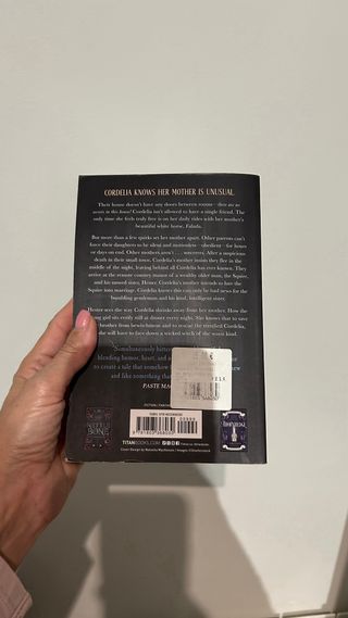 A Sorceress Comes to Call