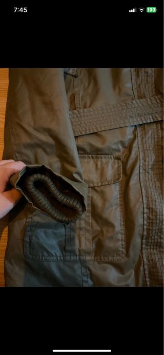 Abrigo mujer verde militar con cinturón