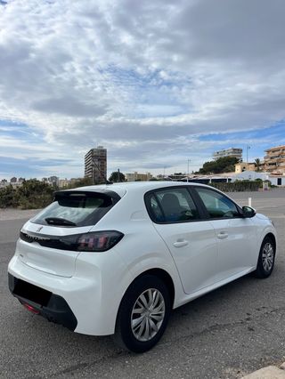 Peugeot 208 2021