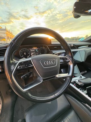 Audi e-tron 55 s-line sportback quattro