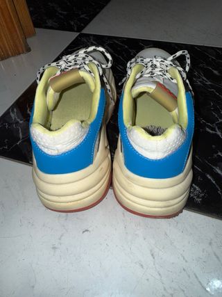 Zapatillas Bershka Beige, Negro, Azul, Rojo