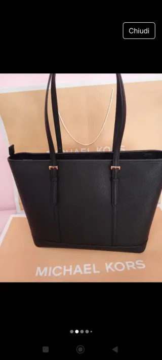 Borsa tote Michael Kors nera con dettagli oro