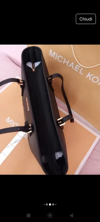 Borsa tote Michael Kors nera con dettagli oro