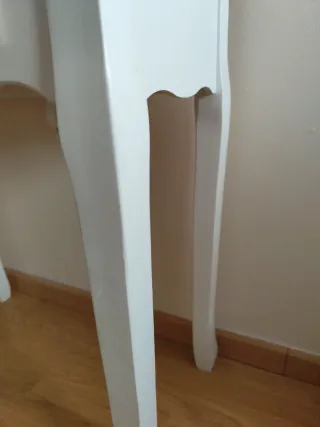 Tocador blanco con espejo ovalado medidas: 74x40