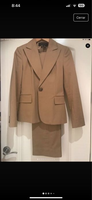Traje de chaqueta y pantalón beige