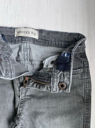 Pantalón vaquero gris recto