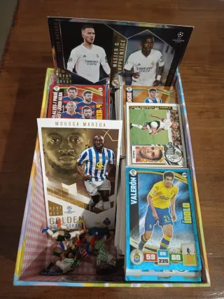 Cromos de fútbol:Hazard, Marega, Valerón, vinicius