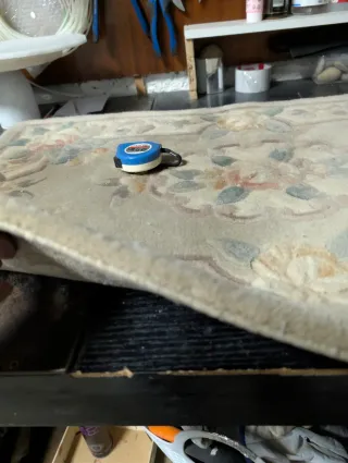 Alfombra pequeña floral beige 90 x 60.