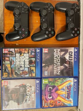 PS4 Pro 1TB Nera + Accessori