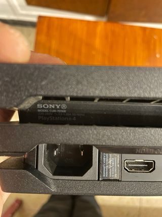 PS4 Pro 1TB Nera + Accessori