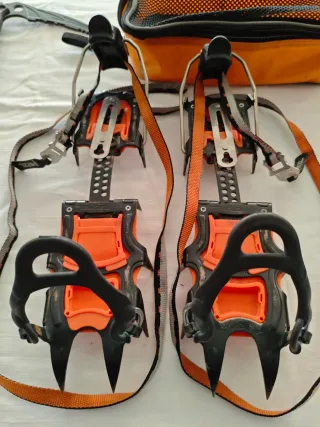 Piolet 54cm e ramponi Petzl