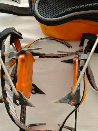 Piolet 54cm e ramponi Petzl