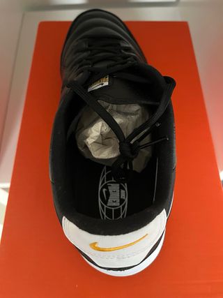 Botas de fútbol Nike Premier IV TF Nuevas